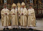 Lovro Biškup i Filip Jakupec po rukama varaždinskog biskupa Bože Radoša zaređeni za svećenike